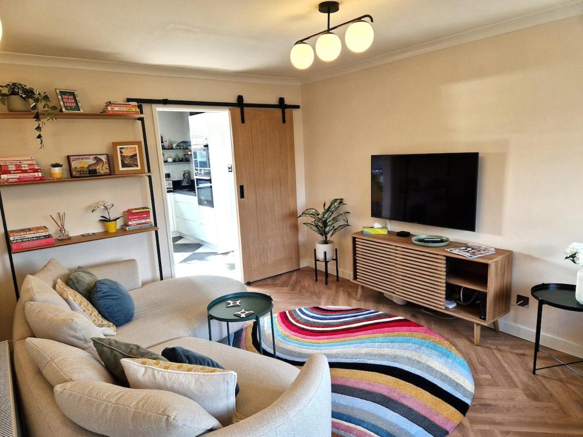 Stylish, Cosy & Peaceful Holiday home Cheltenham